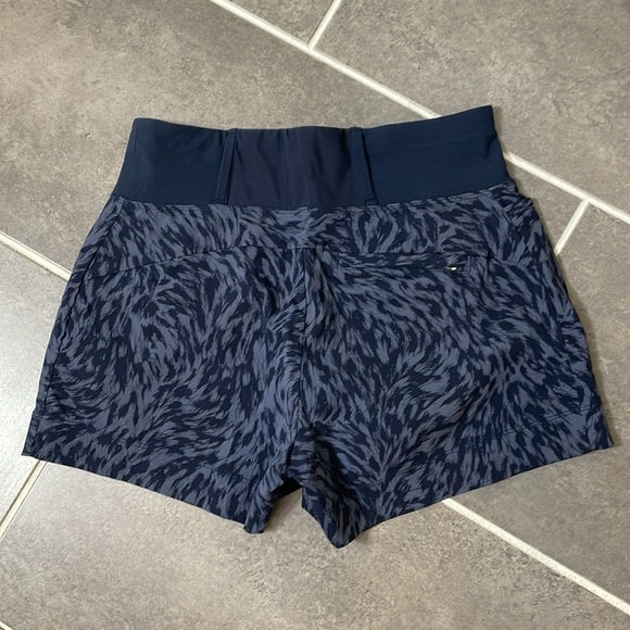 Athleta Trekkie North Shorts size 2 - Picture 4 of 11